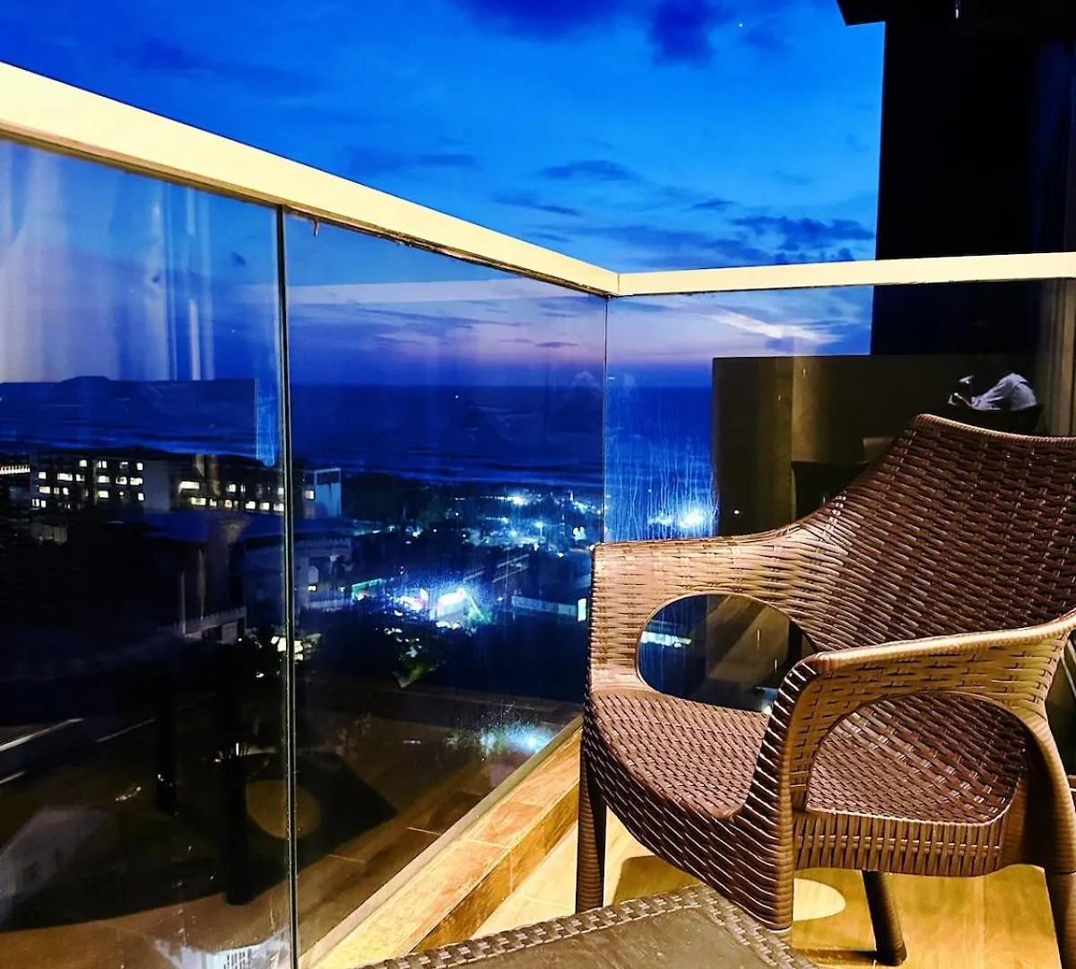 Ocean Retreat Negombo Sea View Apartment
